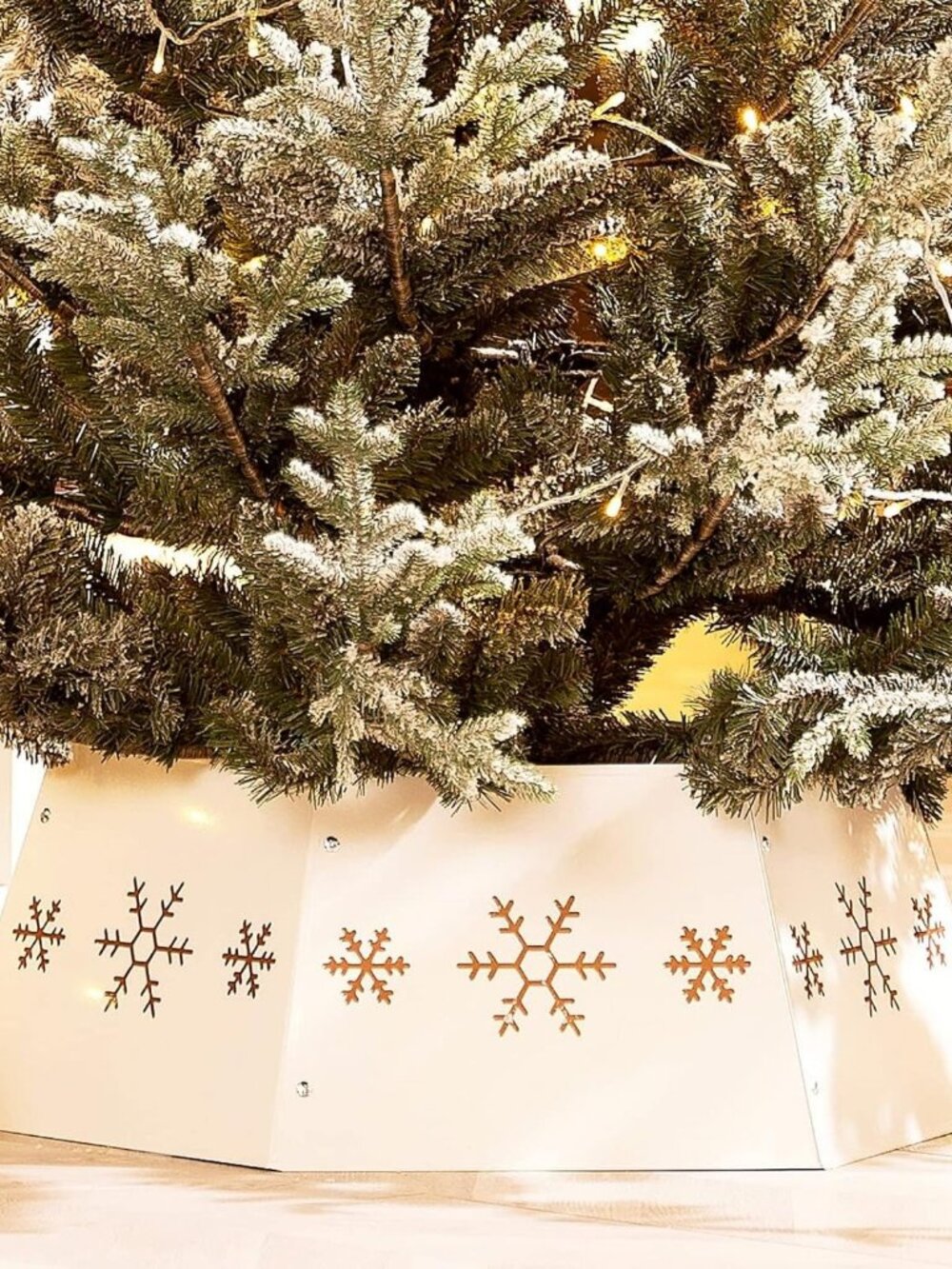 Metal Christmas Tree Collar with 3D Snowflake Authentic, Hexagon Heavy-Duty Iron